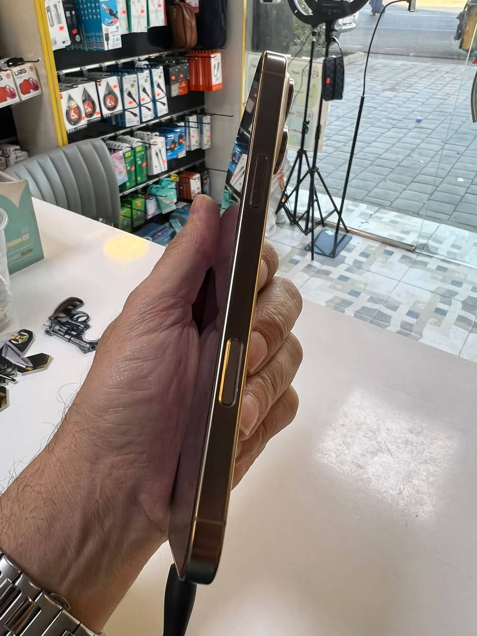 16 برو ماكس نضافه فول ذاكره 256 بطاريه 90 شرق اوسط نموذج m كارتونه موجوده
السعر 12750
بغداد مدينه 
*********** 
ضمان تاخذه من المحل

نص مكتوب في الصور:
- ٤:٢٦
- حالة البطارية
- عادية
- تعمل بطارية iPhone هذه على النحو المتوقع. حول البطارية والضمان...
- الحد الأقصى للقدرة
- ٩٠٪
- هذا قياس لقدرة البطارية مقارنة بقدرتها عندما كانت جديدة. قد تتسبب القدرة المنخفضة بتقليل ساعات الاستخدام بين عملية الشحن والأخرى.
- عدد الدورات
- ٥٢٦
- هذا هو عدد مرات استهلاك iPhone لقدرة البطارية. معرفة المزيد...
- تاريخ التصنيع
- أيلول ٢٠٢٤
- أول استخدام
- تشرين الأول ٢٠٢٤