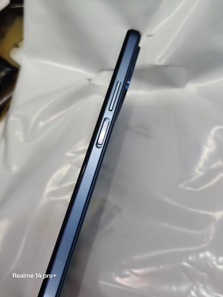 للبيع: Honor X6 (مستخدم نظيف جداً) 📱✨

الجهاز بحالة ممتازة وشغال 100% 

وبدون أي مشاكل:
 * الحالة: مستخدم نظيف.
 * الشاشة: مبدلة شاشة أصلي (ألوان وسلاسة ممتازة وضمان بالفحص).
 * الأداء والبطارية: ممتازة جداً وتدوم طويلاً.

السعر ١٢٥ ألف

للتواصل واتساب فقط بدون إتصال ***********

نص مكتوب في الصور:
- Realme 14 pro+