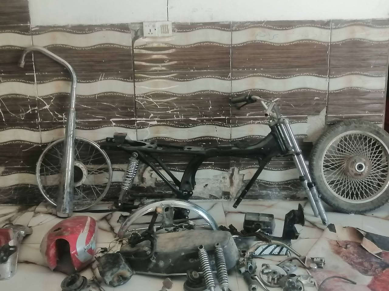 السلام عليكم
غراض نامه البيع
الشاصي نضيف مكفول
مكينه موديل ٢٠
المكان الديوانيه
السعر خاص
الاستفسار الرقم ***********
