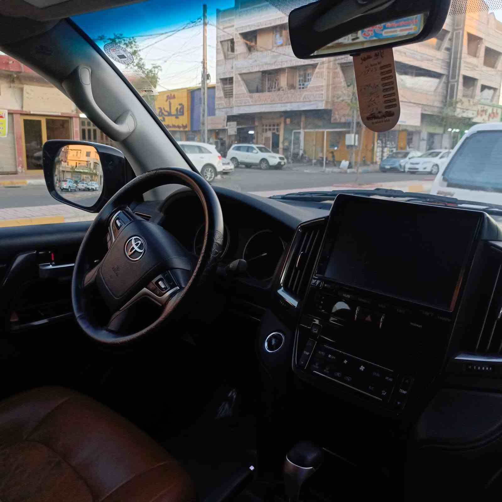 لندكروز 2021فول موصفات محرك 8 كير. محرك تبريد كله جديد صدر كله نضيف مكفوله بحريني سياره داخل قرميدي مكان سياره فلوجه ***********
