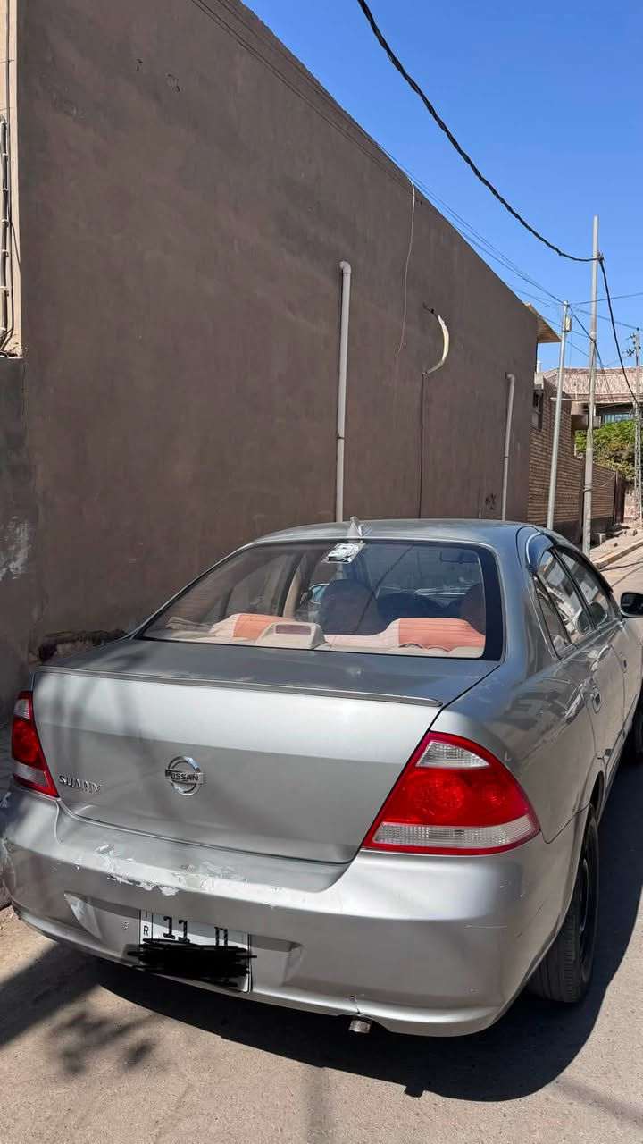 نيسان صني 2008 السيارة ب اسمي 
بيهة اربع قطع صبغ الجاملغات وباب السايق والبنيد 
رقمهة بغداد خصوصي 
سعرهة ٧٥ وبيهة مجال قليل 
للتواصل واتساب هذا رقم ***********
