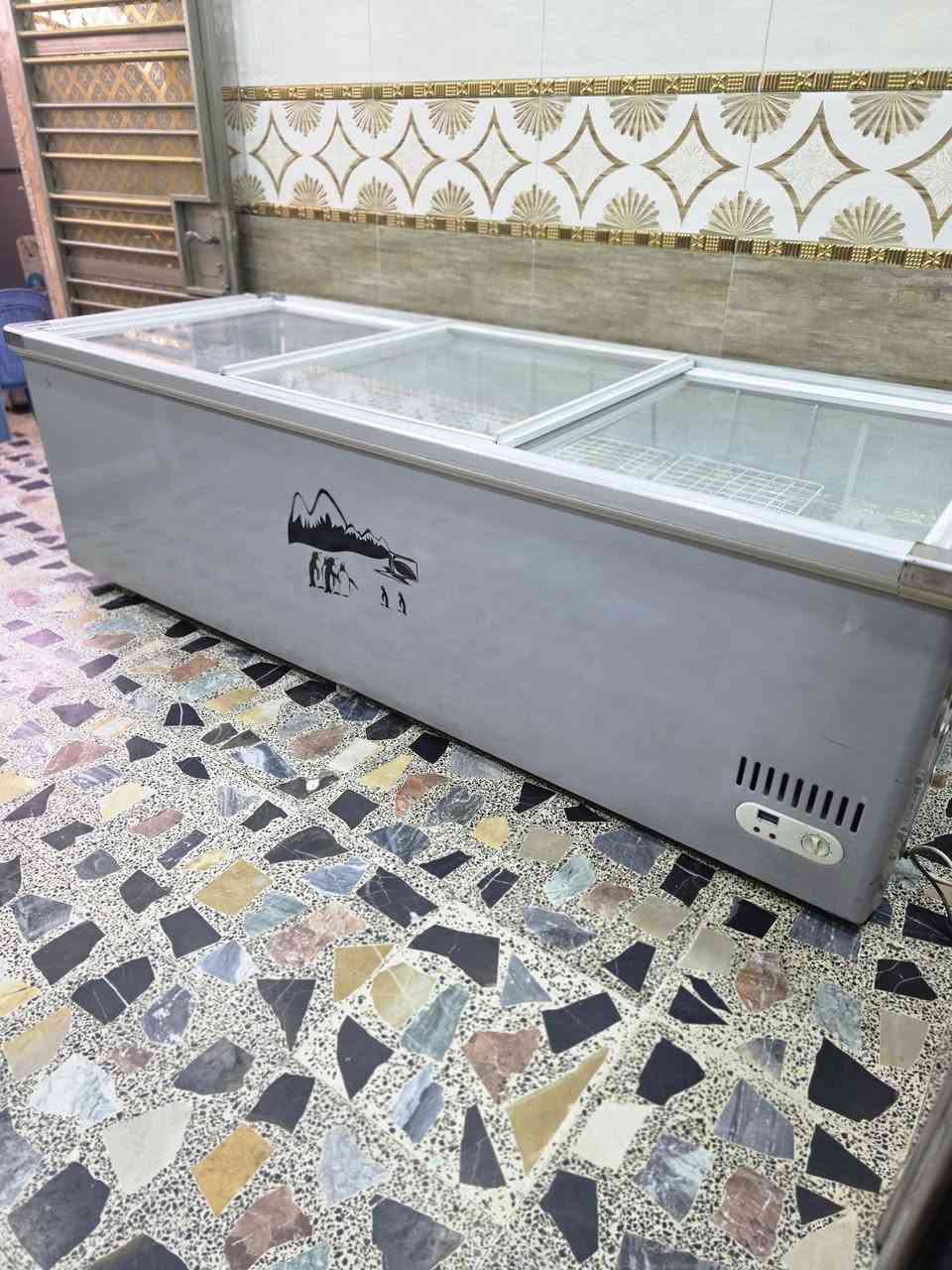 عارضات للبيع عدد 4 اخوات نفس الشكل والون نضافة 95/100 ماداخلات تصليح تبريد فول + مجمدة مترين ونص ماداخلة تصليح نضافة 95/100 مكاني بغدادمدينة الصدر والشراي يتصل وبلخدمة***********
