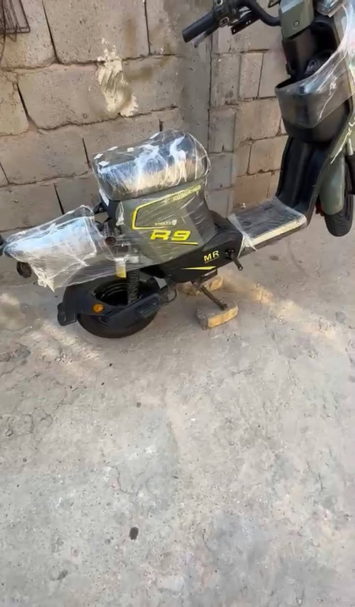 السلام عليكم دراجه شحنR9 بعده جديده زيرو الله شاهد بس بيهه بطارياته منفوخات السعر 325وبيهه مجال المكان البصره قضاء الدير الرقم *********** رجااً الموو شراي لا يتصل وتحياتي لجميع
