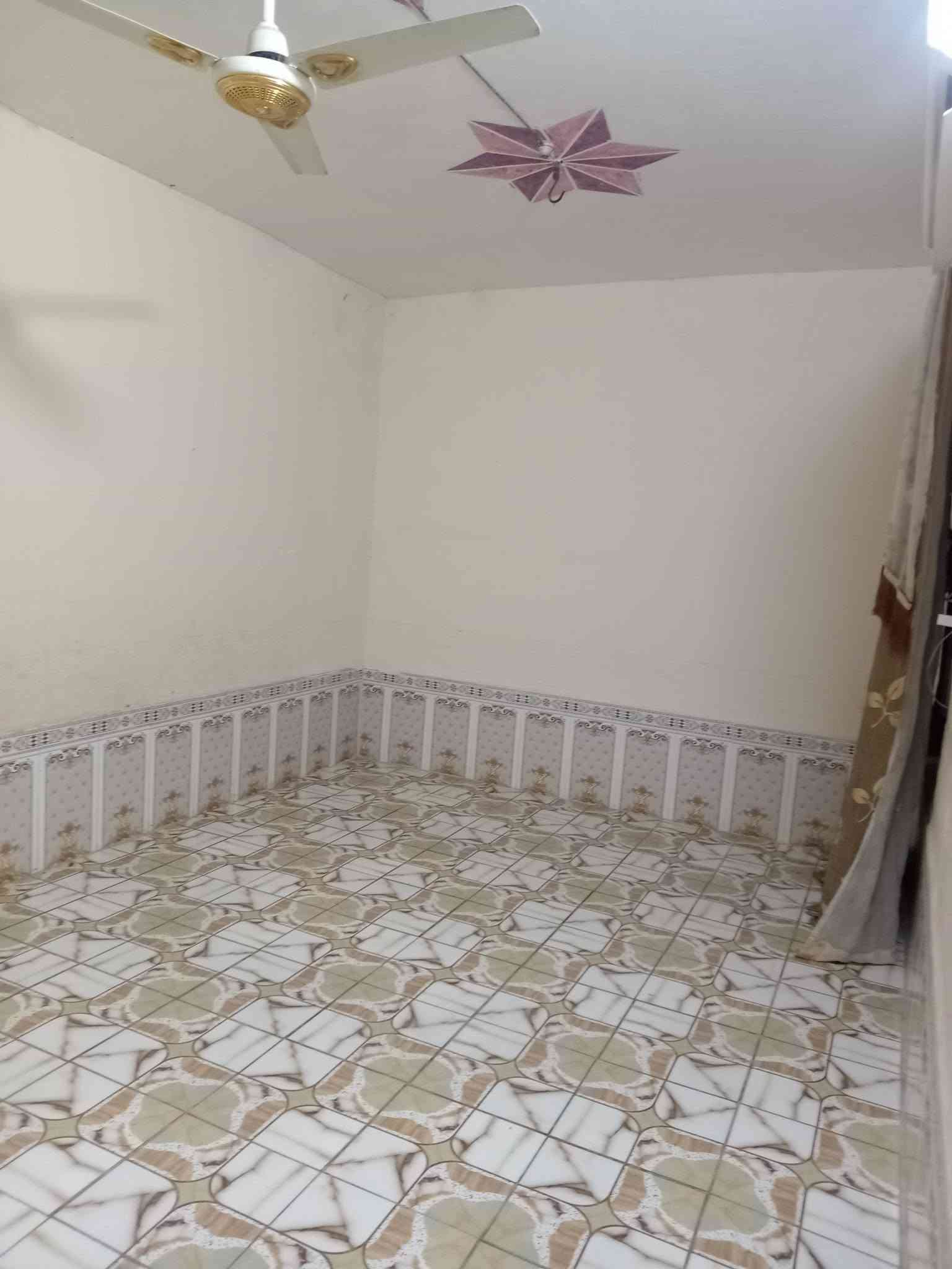 بيت للبيع ١٥٠ متر محجوز مبادره في حي المنتظر خلف البزل كما مؤشر بالصوره بشارع قيس ال محمد الشعيبي سعر مناسب للتواصل ***********
