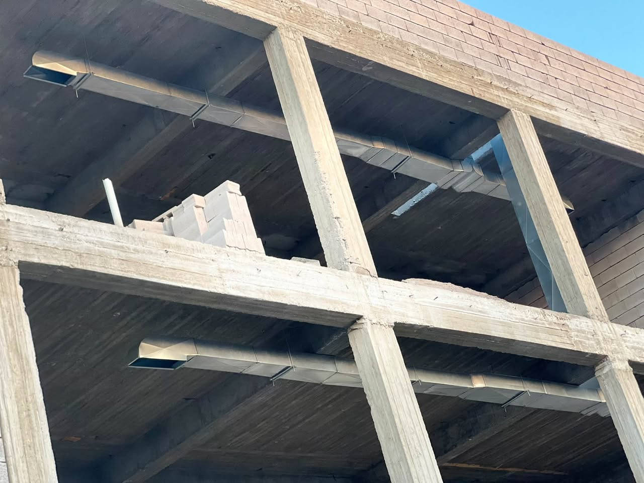 معمل برزان لعمل وهندسة الدكتات والتبريد المركزي سحب ودفع
شغل هندسي وتقاسيم صحيحه 100‎%‎ شرط 

نعمل بكيج 0.7
و كيج 0.6 وسعار تنافسيه 
ذرعه متر طول وليس مربع 
للتواصل على الخاص او على الرقم بي واتساب 
***********
