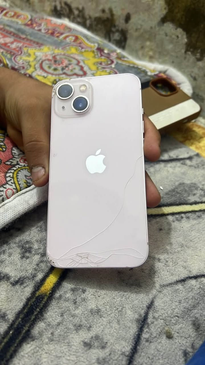 ‏سلام عليكم iPhone 13 عادي فقط معلايه بطارية بدل شاشة اصلية ذاكرة256 بطارية76 الرقم*********** البصر المعقل ￼￼

