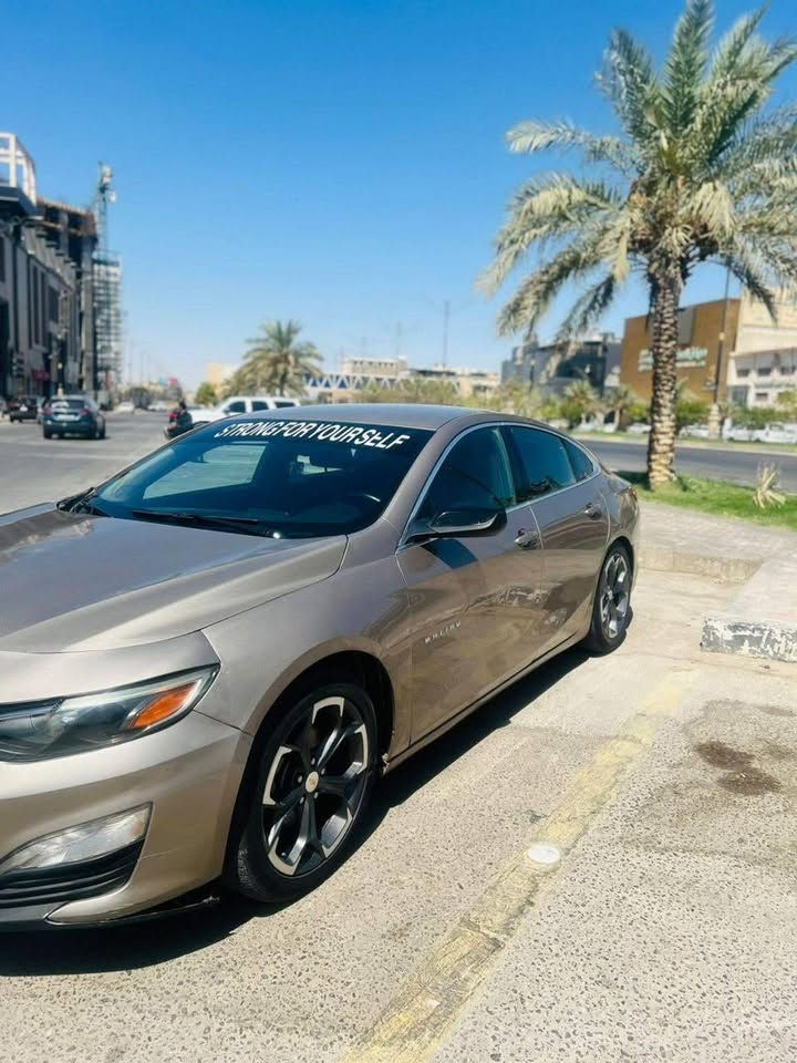 مساء الخير
السلام عليكم 

ماليبو 2022   LT  
 حادثها جاملغ وبنيد 
المواصفات 
محرك 1500 تيربو 
بصمه تشغيل وابواب وجنطه
هند بريك بصمه
شغيل عن بعد 
لدات اماميه نهاري 
تبريد مناخين منفصل SYNC
تبريد قطعتين امامي خلفي 
شاشه كبيره تدعم Android Auto/car play
خرائط Gps
كامره خلفيه 
كروز مثبت سرعه
شاشة ضبط واعطال بل دشبول
منافذ USP/ 12V /Tip C
مانع انزلاق 
حساس اطارات
4 دسك/ Abs
حساسات خلفيه
ماشيه 44 الف ml
السياره جاهزه ونظيفه جداً بدون نواقص
السعر  115 ورقة وبيها مجال
مكاني كربلاء 
متوفر واتساب
رقم كربلاء معوقين وكاله عامه 

للاستفسار 

***********

