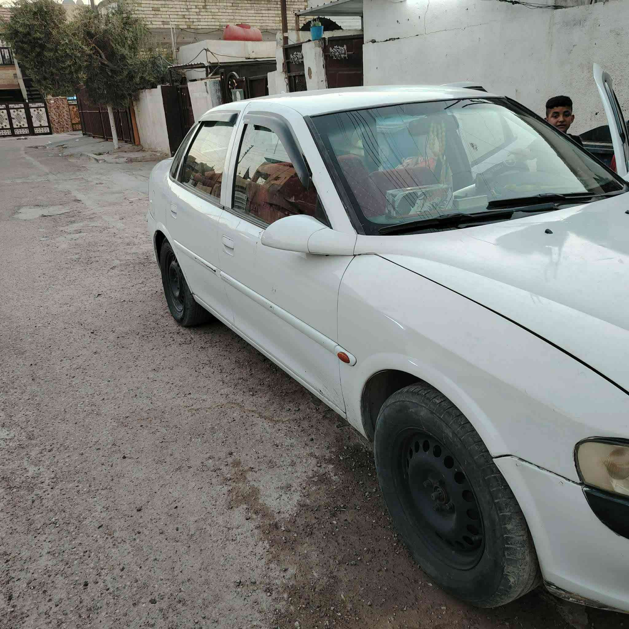 السلام عليكم اوبيل فكتره بزون ٩٨ كير أوتو محرك كورله رقمها بغداد الأماني بيه نواقص تبريد واكف صدرها تعبان مكاني بغداد حي الإعلام تقاطع درويش راعيها موجود كهربائيات شغاله كير حلو محرك حلو للبيع او مراوس *********** وتساب
