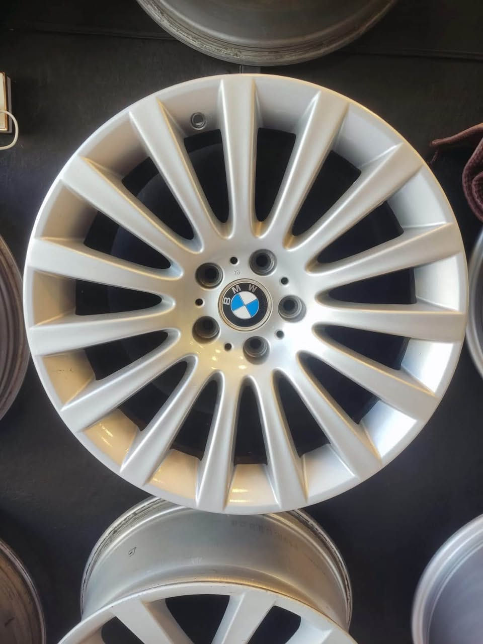 السلام عليكم يتوفر لدينا جميع ويلات BMW
2سايز 1سايز اصلي يوجد لدينا مراوس 
العنوان بغداد مجمع مشن شارع الزيوت النباتيه الاسطورة لتجارة الويل كب متواجدين ع جميع برامج التواصل الاچتماعي اي استفسار عندك احنا بل خدمه

***********
