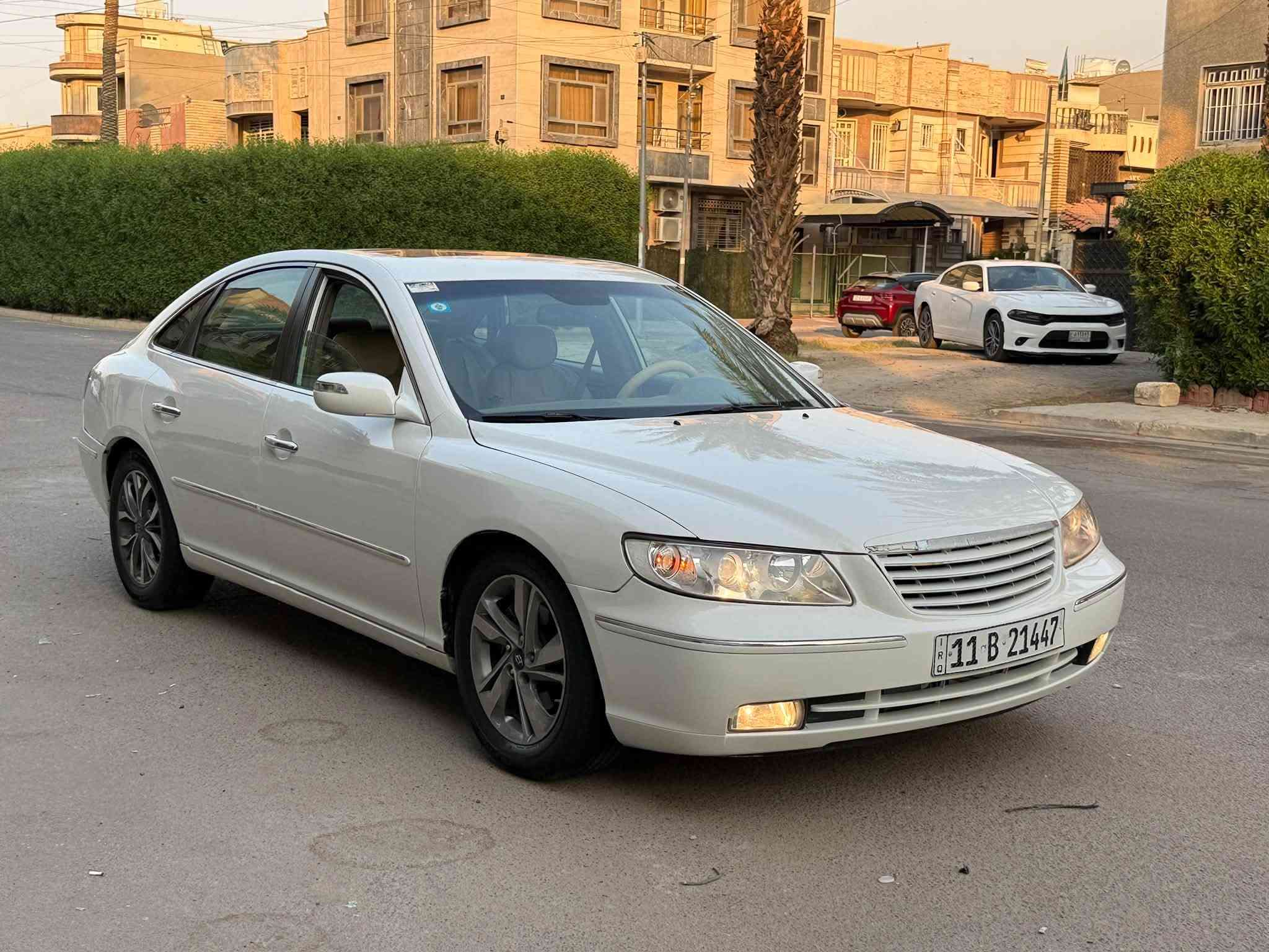 هونداي ازيره
2008  وارد أمريكي مصبوغه حزام بدون دواخل سعرها 75 ورقه  بيها منضومه غاز رقمها بغداد دولي جديد سنويه جديده2031
محرك 6 سلندر 3300 

السيارة فول 
المواصفات
-فتحه 
-نظام ترحيب
-انارة بالمرايات والابواب الامامية
-كاميرا وحساسات خلفية
-حساس ماسحات
-كشنات كهربائية جلد 
-لد امامي وخلفي
-تحكم كامل بالستيرن 
-مري شفط مع الاشاير
-ويل حجم 20
-مرايات قلاب ويه R
-الشاشه اصليه 
نضام سماعات + مضخمات بلاديه
تبريد ثلج 

مكان بغداد 
سعرها 75 
غير متواجد علفيس شراي يتصل ***********
