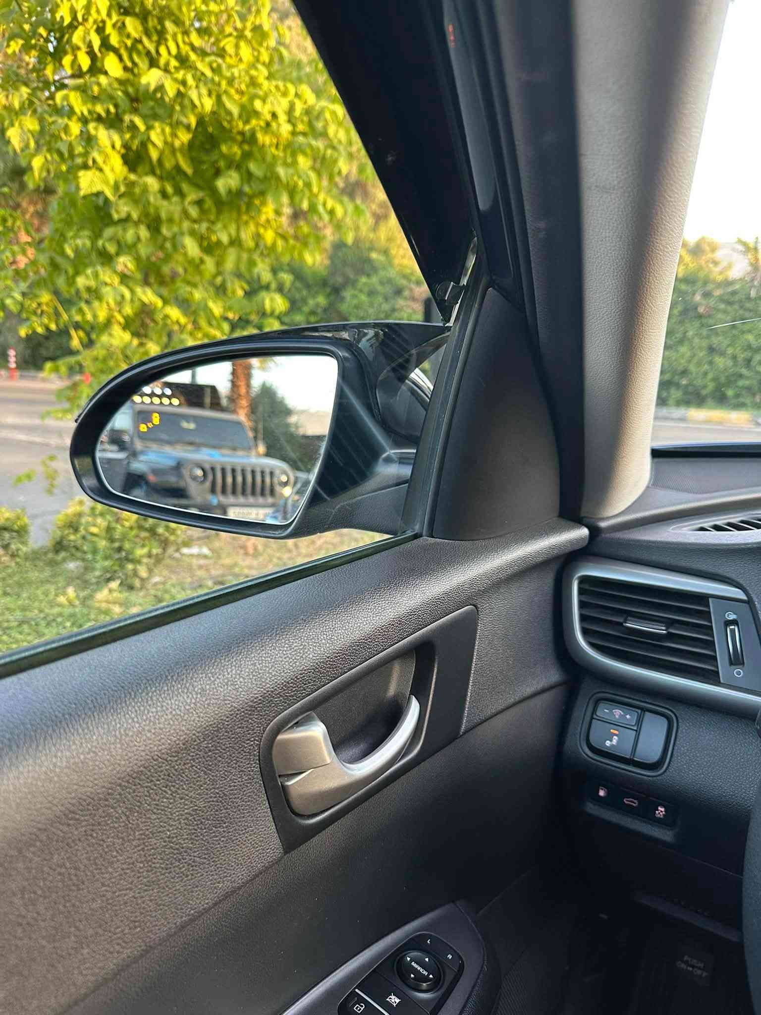 ‏KIA OPTIMA 2018
صبغ جاملغ +داير الجاملغ خلفي على كد شبر اثر شخوط  بدون دواخل بدون ايرباك بشرط
المواصفات fe
-اشاره بلمري
-نقطه عمياء
-شاشه عطلات
-حساسات خلفيه 
-شاشه كبيره
-كاميرا دواره
-تحكم ستيرن 
-مانع انزلاق
-تحديد مسار
-مثبت سرعه
-3 انظمه قياده عادي سبورت ايكو
ماشية115 
رقم دهوك تحويل نفس اليوم مكانها دهوك 
كير محرك شرط ما مفتوح 
تبريد ثلج شرط 
سعر كلش مناسب  
***********
***********

