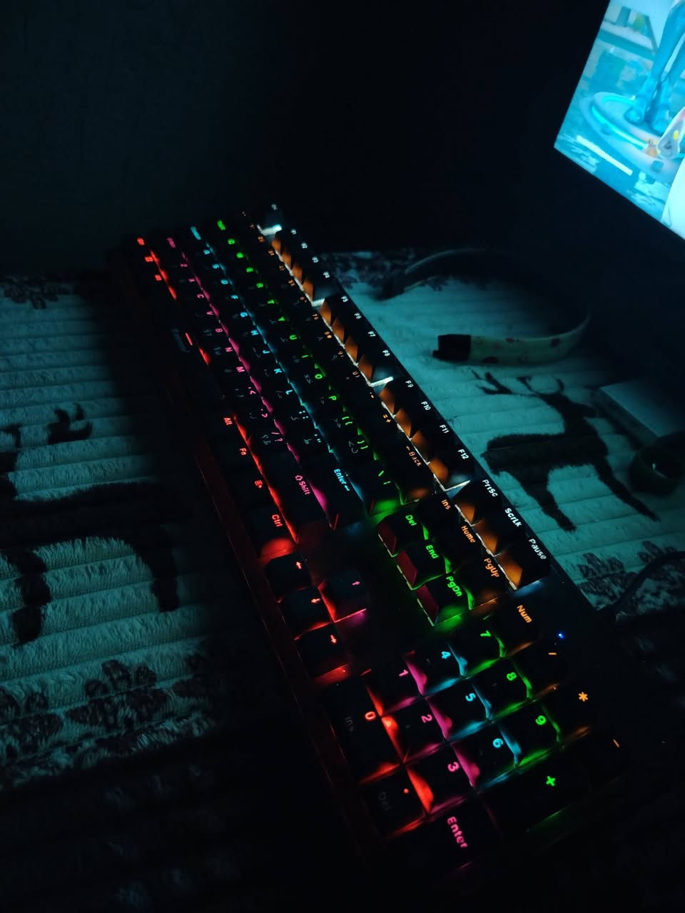 PCللبيع

CPU: Intel Core i5-6600
• GPU: EVGA GTX 1070 Ti Founders Edition
• Motherboard: Gigabyte Z170X Gaming 5
• RAM: 16GB (8×2)
• Storage: M.2 512GB
• PSU: Corsair 650W
• Case: Corsair
🖥️ الشاشة: • MASS 24 إنچ
• FHD 1080p
• IPS
• 165Hz
🎮 الملحقات: • ⌨️ كيبورد SPIRIT YK520 RGB
• 🎧 سماعة G500 RGB Gaming
• 🖱️ ماوس Gaming
• 🟫 ماوس باد
السعر 675 مجال قليل حك الجيبه

تواصل ماسنجر او رقمي ***********
