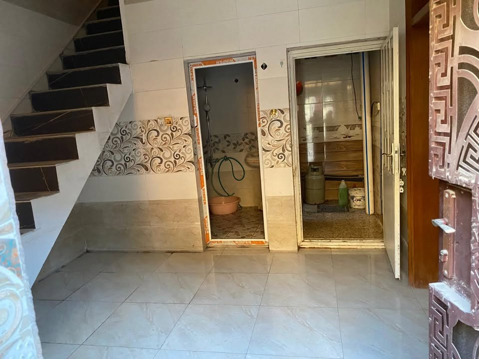 السلامو عليكم بيت للبيع المساحه ٥٠متر واجها ٨ونص نزال ٦ العنوان مخابرات الديوان محله ٨٧٣بسعر مناسب جدن للاستفسار الاتصال عله الرقم ***********
