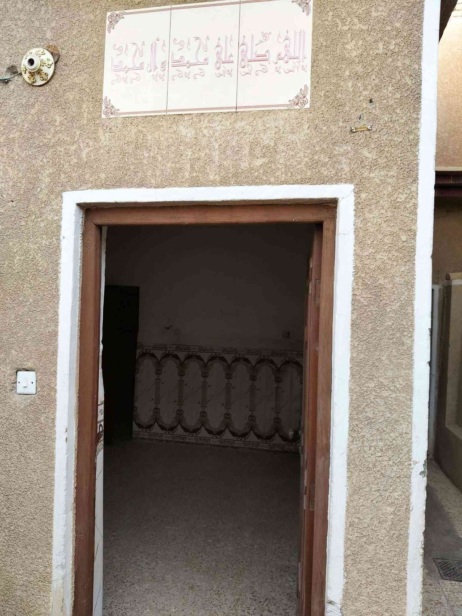 سلام عليكم بيت طابو للبيع بسكلات سعرة 55طابق واحد ميه متر اي استفسار علرقم ***********
