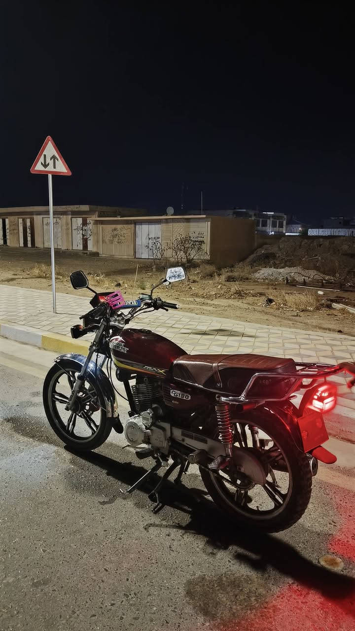 السلام عليكم دراجة سيفان موديل 23نضيفة حيل محرك مفتوح تواير كهربايات كاملة مكاني بيجي المزرعة السعر 550 وبيها مجال قليل***********
