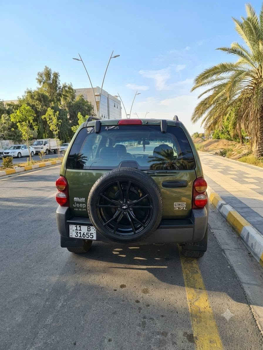 جيب لبرتي موديل 2007 بدون صبغ بدون تبديل رقم بغداد  بسمي تبريد غرفه جديده محرك 3700 محرك بي خيط بخار بيها  السياره كلش حلوه سعرها 80 ورقه وبيها مجال مكاني الناصريه الحبوبي
***********
