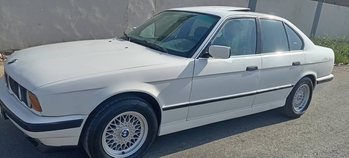 BMW 520مكينه فل
رقم الماني نينوئ سنويه 28
شرط المكينه والكير عادي
كهرئيات كلها شغاله
تايرات وباتري جديد
طخمها جديد
صبغ جاملغ بدون اي ضرر
شرط بدون كص
واترايك وين مايعجبك
شرط التحويل
السعر 40
***********
***********
