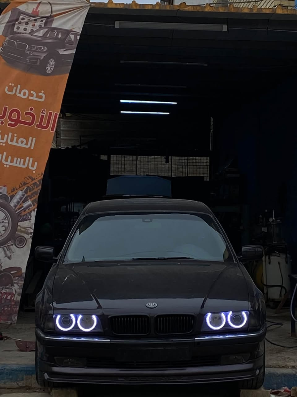 ٧٤٠i • ١٩٩٥ • بنفسجي