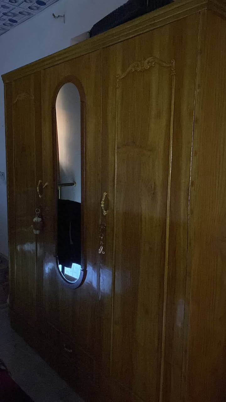 من رخصة الادمن مجموعة أغراض منزليةنضيفة جدا وشغالة كل حاجة وسعرهاالزعفرانية الاربع شوارع قرب داءرة المجاري قرب اسواق احمدقرب مولدة محمد الكناني***********

