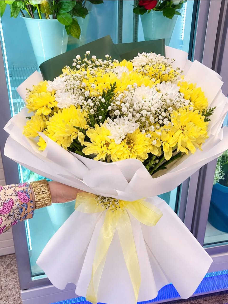 ننسق لحضاتك بأجمل ورد  🌷🌷🌹 
للحجز  ***********  وات ساب 
الغزاليه الكفائات شارع دار الحكمه قرب شكولاته  
🕑  يوميا من الساعه  ١٠ صباحا  لغايه ال  ١١ مساء 

واهلا وسهلا بكم  🌷🌷🌷
