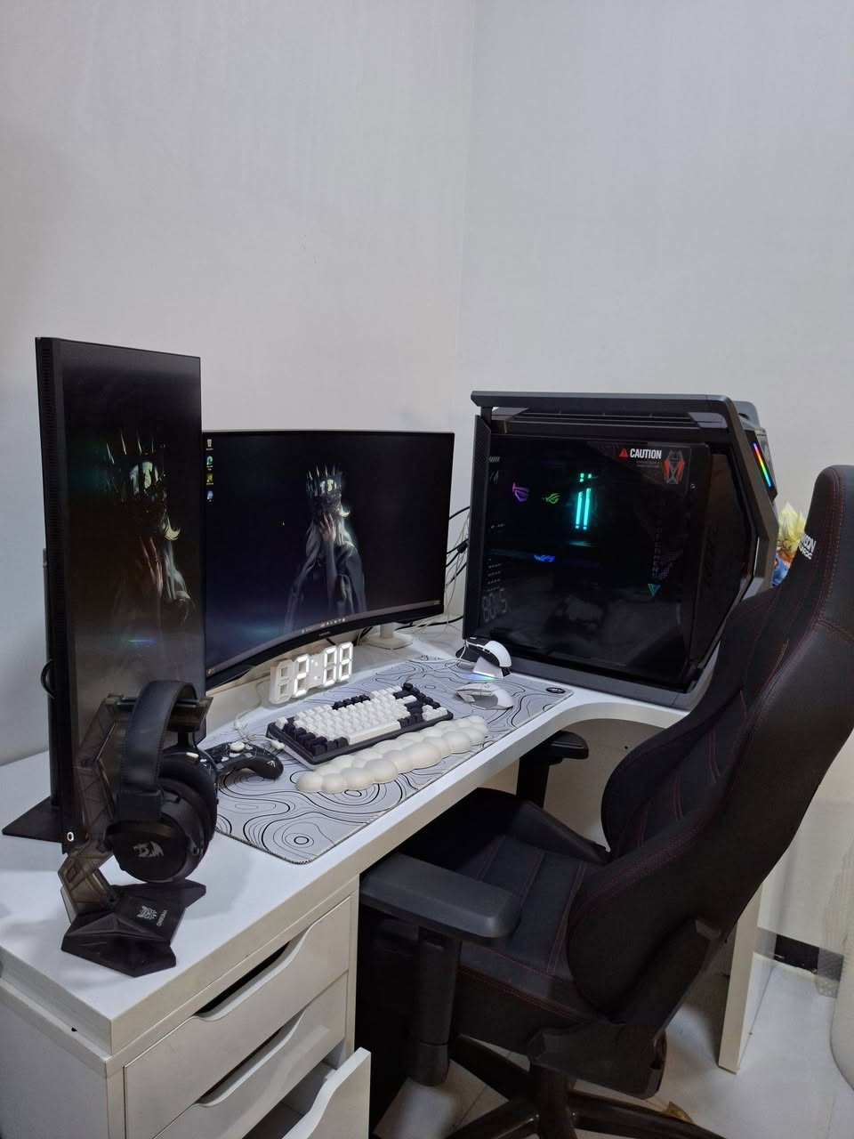 استخدام أقل الشهر...
كرت الشاشه ROG Strix  Gamin RTX 5070 OC 12GB
المعالج Intel Core Ultra 7 265k
الرامات Kingstone Fury RGB 32x2 (64)GB DDR5
اللوحه الام Asus ROG Strix Z890-H Gaming WIFI
الذاكرة 1TB ssd m.2 NVme
المبرد Rog Strix LC III 360 ARGB
الباور سبلاي Rog Strix Platinum 1000W
الكيس ROG Hyperion Gaming Case
المهتم فقط يراسلني او يتواصل وتساب ***********

