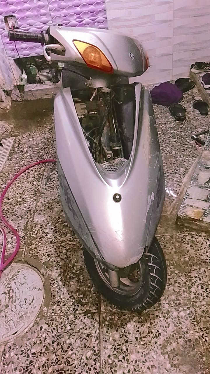 سلام عليكم شباب عندي دراجة بريز للبيع ابيعهة كوم حديد سعر 250وبيهة مجال دراجة مجفتة جديد شركت تايوان***********
