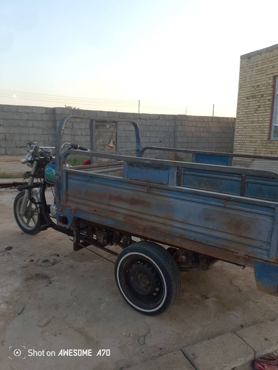 سلام عليكم جمره مديل20,اوراق محرك جديد مكان بصره قرنه سعر1500 شراي اتصل ***********

نص مكتوب في الصور:
- Shot on AWESOME A70
