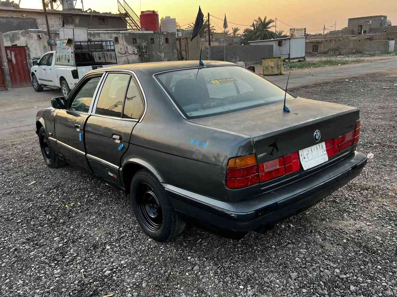 بي ام 525iالسياره مديل2000اصل شرط تحويل لو وكاله سنويه2027 رقم بصره مشروع وطني كير نضيف محرك نص عمر مفتوح حداده حلوه باور عاطل طخم تاير كهربايات شغاله السعر 26وبيها مجال قليل المكان بصره الدير***********
