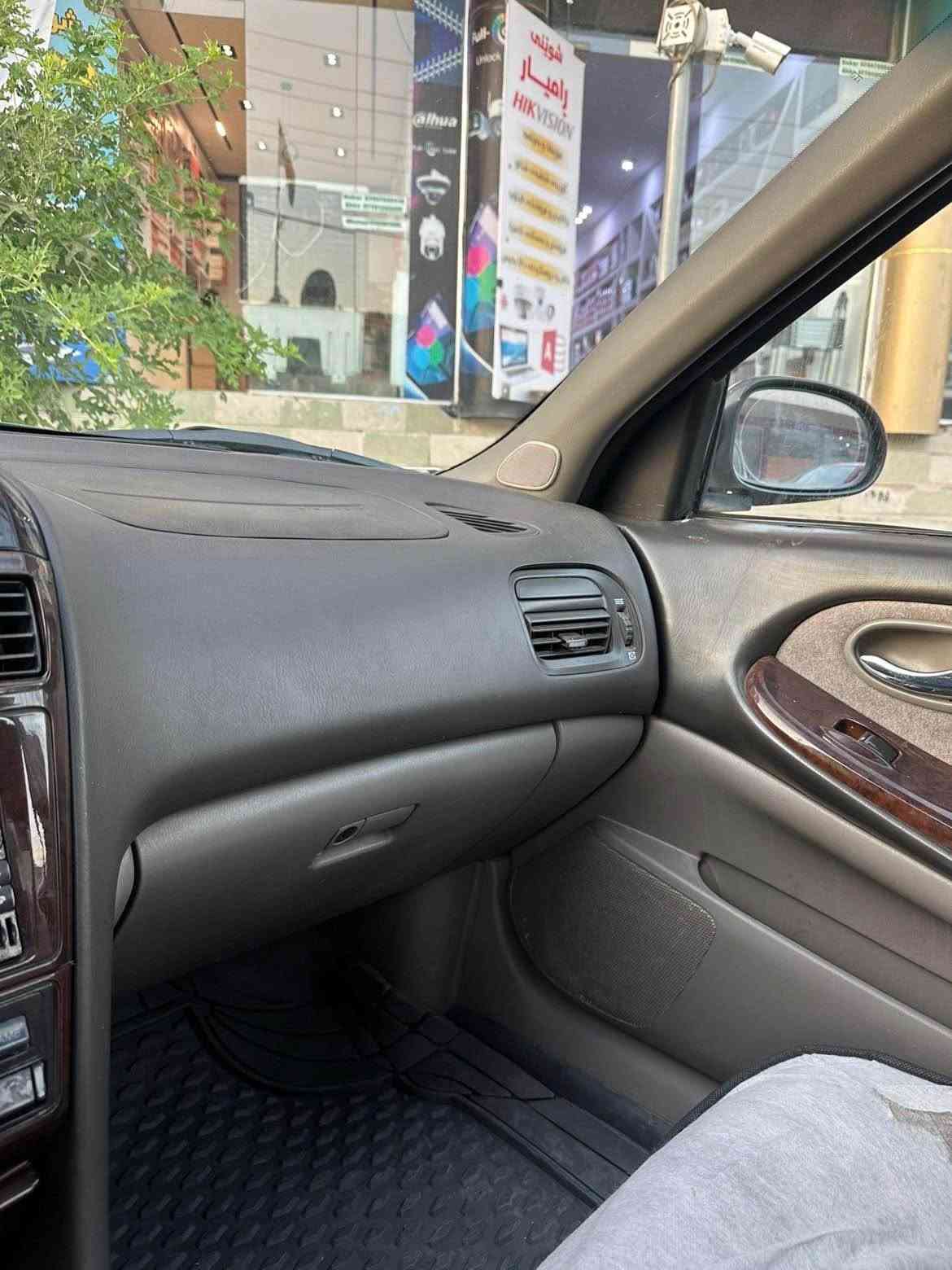 سەیارە بۆ فرۆشتن / سيارة للبيع
Nissan Maxima 2009 (نیسان ماکزیما ٢٠٠٩)
بە کوردی:
 * مۆدێل: ٢٠٠٩ (ئیستراد خاص)
 * تایبەتمەندییەکان:
   * کوشین کارەبایی
   * سوکان ڤۆلیۆم (دەستکاری کردنی دەنگ لەسەر سوکان)
   * تەبریدی لەمس
   * شاشە و کامێرا
   * گێڕ عادی
   * مەکینە ٦ پستۆن (٣٠٠٠)
 * بارودۆخ:
   * گێڕ و مەکینە و کارەباییات بە شەرت
   * هەموو گیانی لەسەر دەقی شەریکەیە
   * ٤ پارچەی بۆیاغە
   * سەنەوی بەسەرچووە
 * نرخ: ٧٢ وەڕەقە ($7,200) و مەجالێکی کەمی تێدایە

*********** watsup

بالعربية:
 * الموديل: 2009 (استيراد خاص)
 * المواصفات:
   * كراسي (كوشن) كهرباء
   * تحكم مقود (فوليوم)
   * تبريد (تكييف) لمس
   * شاشة وكاميرا
   * قير عادي
   * محرك 6 سلندر (سعة 3000)
 * الحالة:
   * القير والمحرك والكهربائيات بشرط الفحص
   * السيارة بحالة الشركة بالكامل (قطع أصلية)
   * تحتوي على صبغ في 4 قطع
   * السنوية منتهية (متوقفة)
 * السعر: 72 ورقة (7,200$) مع مجال بسيط للتفاوض

*********** wats up كويسينجاك, أربيل
