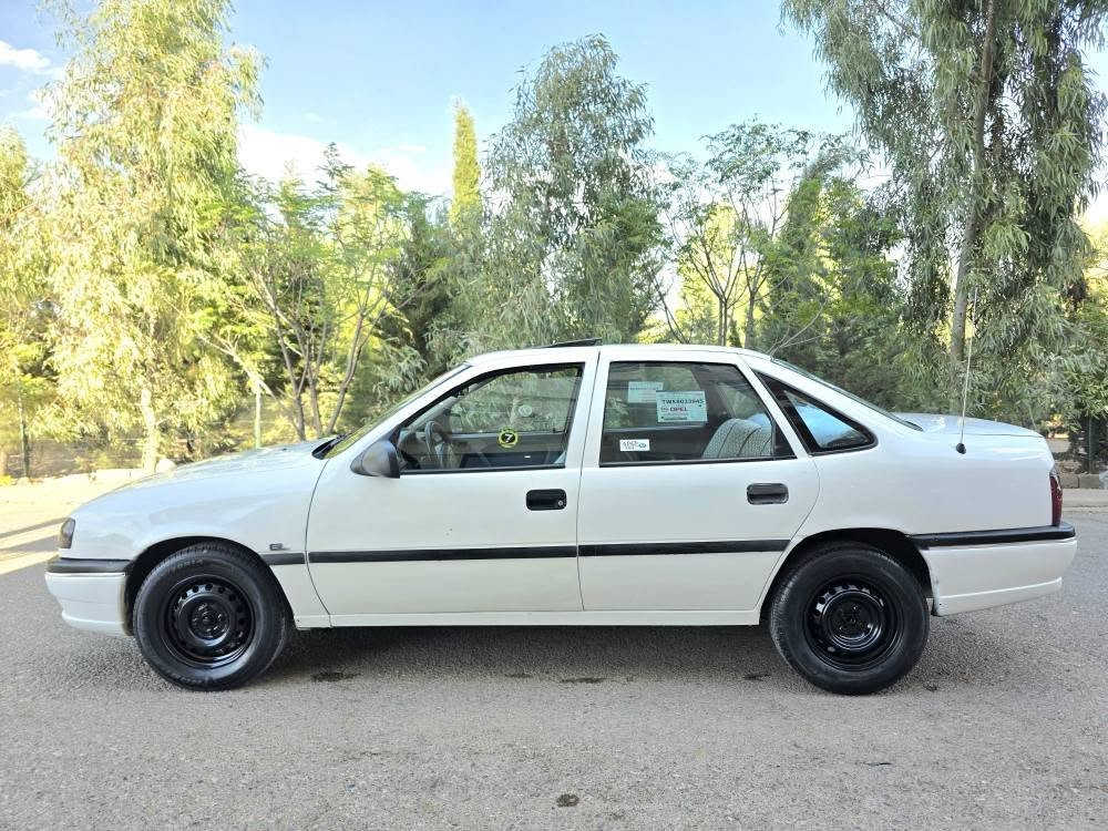 اوبل 1995 • موتور 2.0 • چمچەماڵ