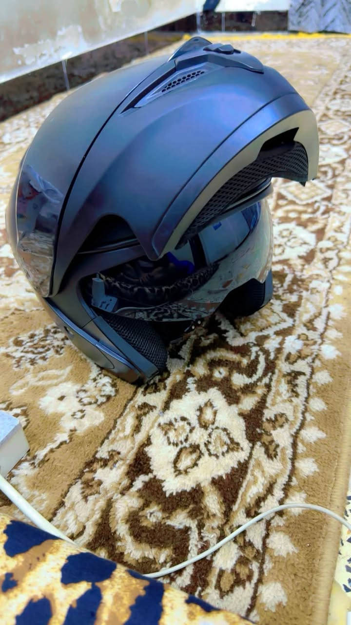 السلام عليكم
خوذه ماركه CROWN دبل جام  للبيع 
السعر 75 وبيها مجال قليل مكاني بغداد حي اور 
***********
