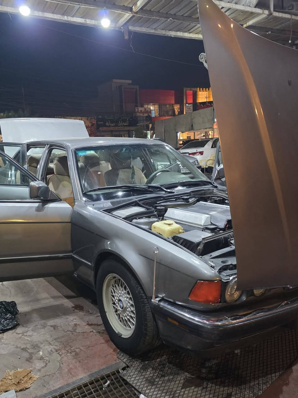 للبيع ✨BMW 730 V8 ✨
فول اوتو موديل94✅ 
 بخ جماليه مصبوغه اول صبغه✅
تبريد تدفئه قطعتين شرط ✅
بجم عريض ✅
دبل جكمجه✅
كشنات دبل كهرباء ✅
مري دبل كهرباء✅
جامات 4 كهرباء✅
محرك 8 شرط كير شرط بعدهن جدد مال حاويه✅
حماوه ثابته اقل من النص ✅
طخم تايرات جديد✅
✅ABSشغال
سنتر لوك ✅ 
كابون بانزين ✅
بدون خياس✅
صاج بلادي مو لزك ✅
مكفوله  والكص✅
✨فول السياره✨
الاضفات
1_منضومة زنون اصليه عالي ناصي رماش اساور
2_شاشه ذكيه+كامره خلفيه
3_اسبير اضافي عدا اسبير السياره الاصلي

سعر السيارة 55 ورقة وبيه مجال بسيط

رقمي ***********
