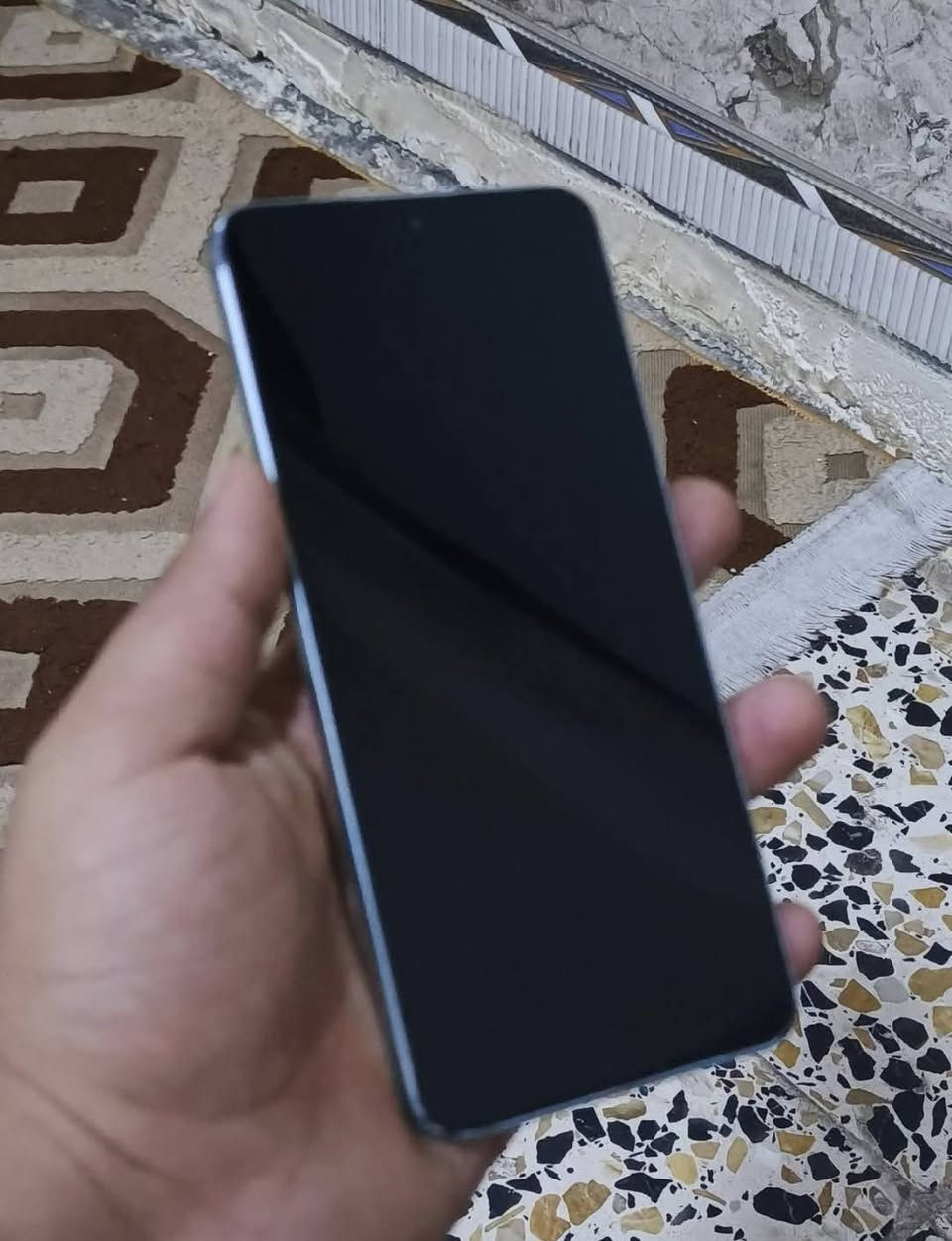 سلام عليكم
شاومي ١٣ تي جهاز يخبل كامل من كلشي من لعب من تصوير ارقه شي ما بي اي عيب ما عدا ضهره متفطر مثل ما موضح بل صوره جهاز عارضه ٢٥٠ وبيه مجال حك الجيه 
وهاذ رقمي ***********
