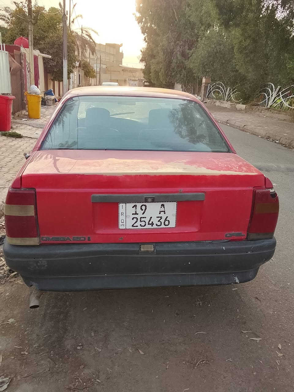 اوبل اوميكا للبيع موديل 1989 محرك وكير وحداديه جدد السيااره بلاديه وخير من الله السنويه لغايه 2031 السعر 20 وبيه مجال الرقم ***********
