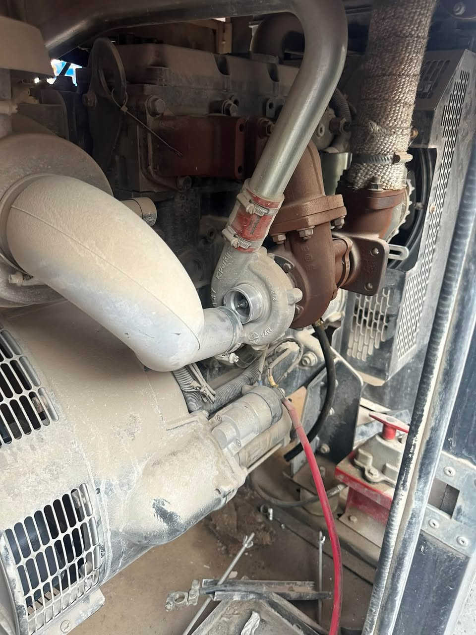 سلام عليكم مولد نوع بيركنز حجم60kv مشتغله الف ساعه موجوده بل كراده شارع52  السعر مطلوب بيهه  80 ورقه وبيه مجال مكينه نضيفه حيل   لاتصال ***********
