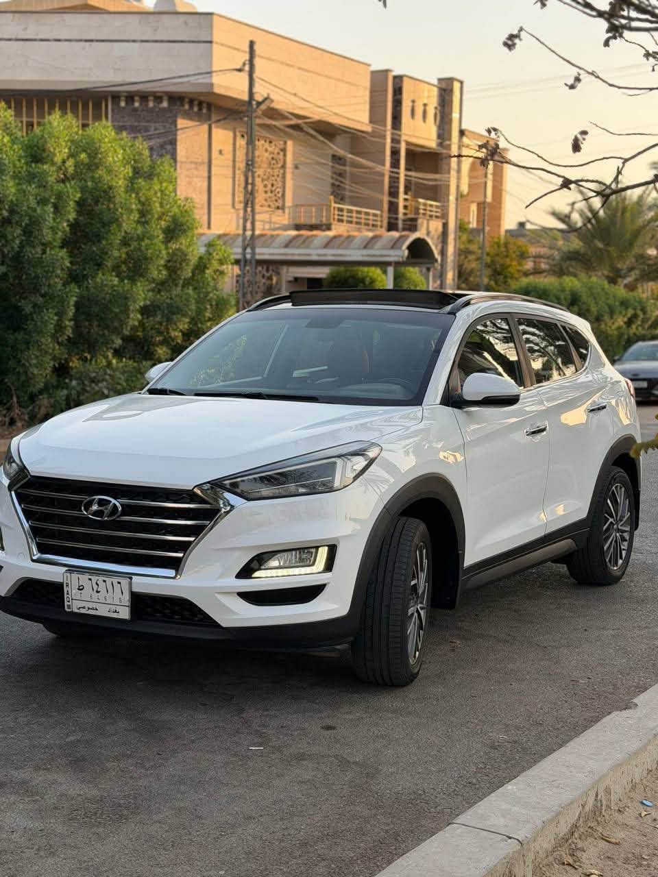 للبيع توسان 2019 خليجي كاصد فول مواصفات 1/1 مكفوله من الصبغ والتبديل بيها بارد صغير بلباب موضح بالصور رقم بغداد مشروع وطني مكينه 2000 دوش ماشية 120 الف السيارة جاهزة وجديدة مابيها اي نقص مكينه كير تبريد صدر هيكل كلشي بيها مكفول 
مواصفات 1/1
بصمه تشغيل / سقف بانوراما / لايت 5 عدسات / بك لايت ليد / زنون بلادي / لد نهاري / بلوجكتر لد/ بصمة ابواب  / داخل جلد / كراسي كهرباء / شاشة جبيره / سايد بريك بالرجل / كامره خلفيه / حساسات / اشاير مري + مري شفط / تبريد قطعتين / تحكمات ستيرن +وضعيات قيادة 3 

سعرها 188 ورقه 
مكاني بغداد السيدية ***********
