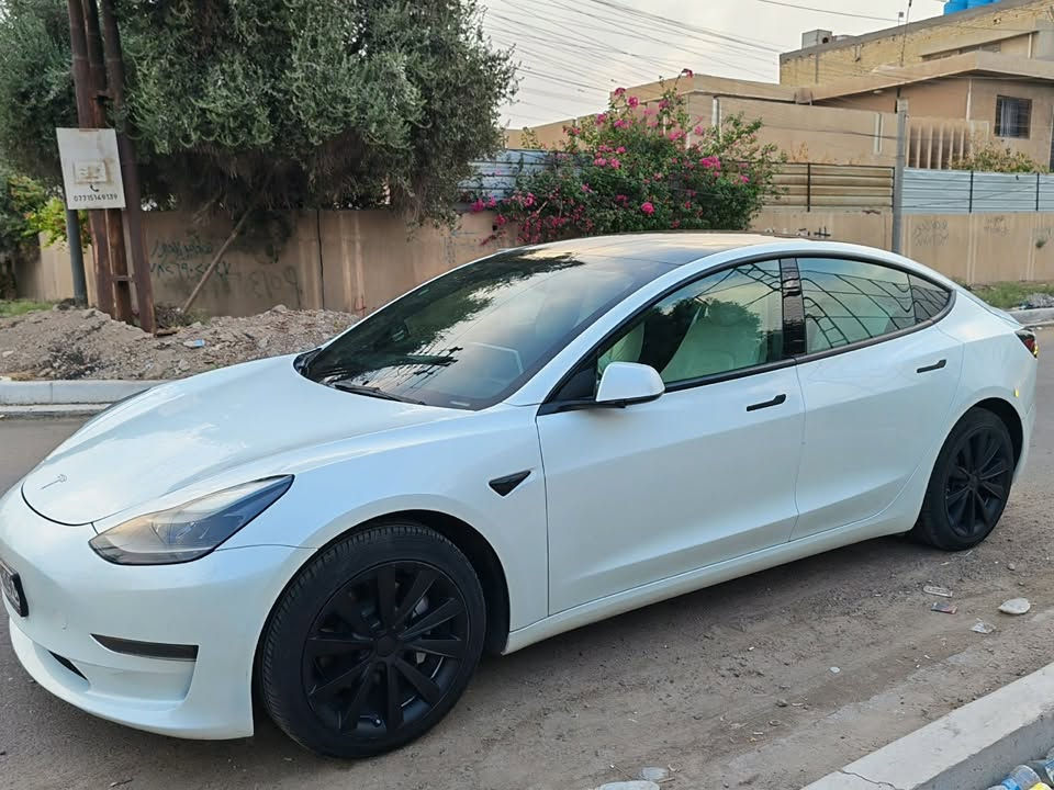 تيسلا مودل 3 2023
رقم بغداد 

رقم الشاصي 5YJ3E1EA8PF477857

ابيض صدفي داخل ابيض بلادي 

اون لاين

تك ماطور 

ماشية 50 الف ميل 

حادثها بس جاملغ خلفي جهة عكس السايق راجع بارد ومصبوغ 

ايرباك تكمة اليمنة

تخم تايرات كامل جديد

السيارة مال بيت وكاملة الحمدلله وصورة الحادث مرفقه كلش خفيف   

السعر 168 وبيها مجال بسيط

+964 770 267 8875
المكان بغداد / حي الخضراء

نص مكتوب في الصور:
- Open Frunk Open Trunk Odometer 50,206 miles Current Drive 272.2 Wh/mi 0.1 kWh 0.4 mi 2 min Since Charge 333.3 Wh/mi 0.1 kWh 0.4 mi 3 min LO