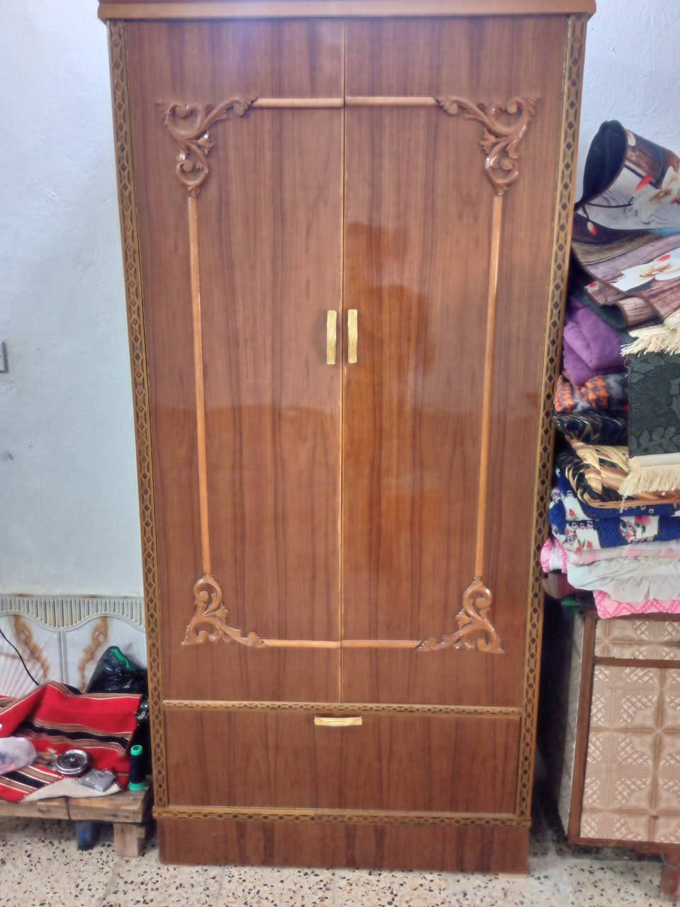 غرفة اخشاب مستخدمه سعر 900قفل وهذارقمي ***********
