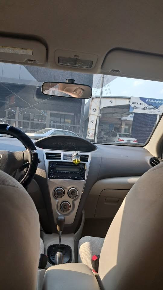 Yaris 2010
توێتا یارس مۆدێل 2010  خلیجی
سەیارەیەکی زۆر تازەو جوانە سەیارەکە ١٩١هەزار کیلۆمەتری هەقیقی ڕۆشتووە 
مواسەفات ناوزەرد چوار کەلە دەبڵ گێج ئاوێنە کارەبا دووسویچو کۆنترۆڵ تەبرید لە سەر سویچ 
سە نەوی تا ٢٠٢٨ تازەیە بەشەرتی تەحویلو غرامه
سەیارەکە کامل بۆیاخە لە بەر کاڵ بوونەوەهیچ پارچەیەکی نەگۆڕاوە بێ دەعم ...
نرخى 71 گەڵا
ژ.م *********** السليمانية, العراق
