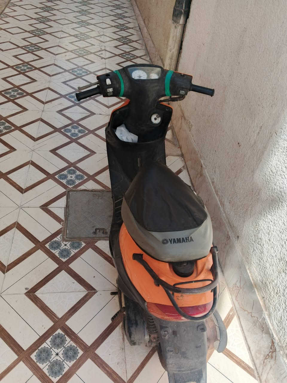 تسع زروف للبيع
دراجه كايمه عوزها تجفيت 
اوراق 
سعرها 150 وبيها مجال قليل 
شراي يتصل 
***********

