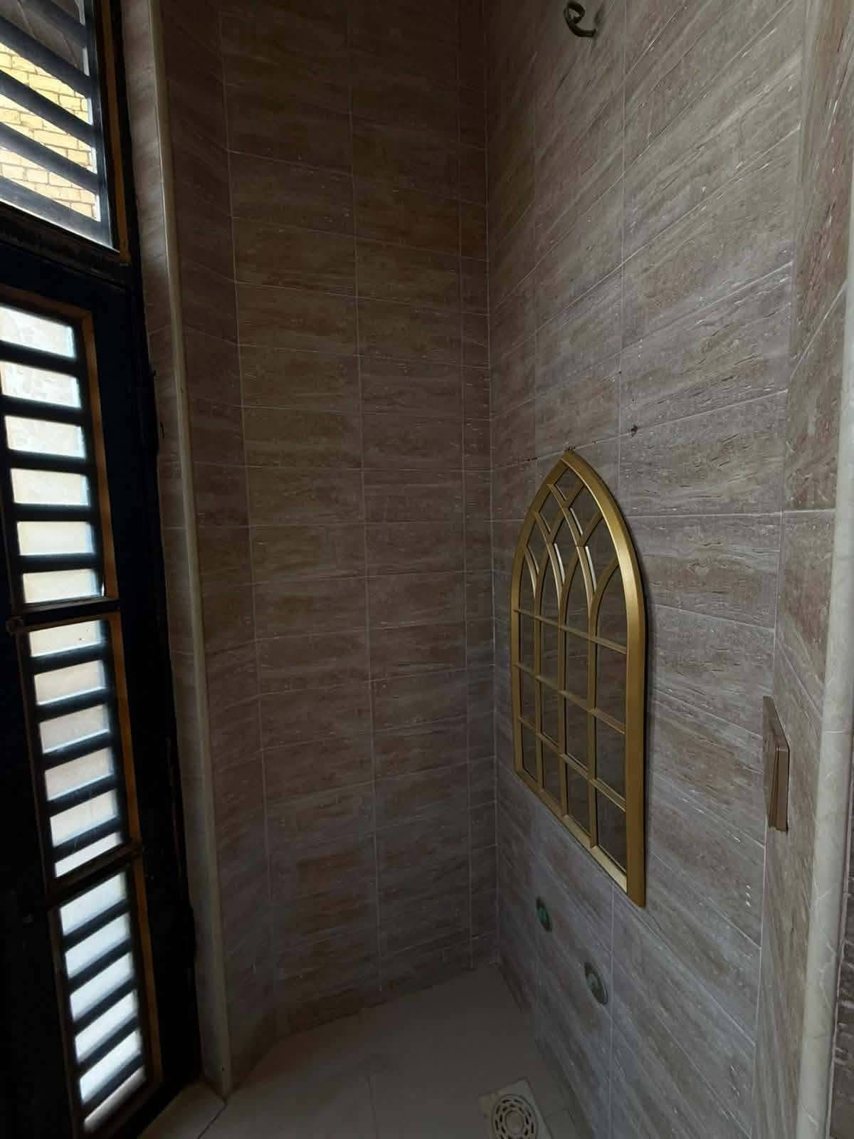 🏠 يا الله… السلام عليكم ورحمة الله وبركاته
📢 زبائننا الكرام، فرصة مميزة للسكن والاستثمار!

يتوفر دار للبيع في أم الخيل الرابعة، بمساحة 150 متر وواجهة 7.5 متر، والدار مكوّن من طابقين:

🔹 الطابق الأرضي:
• غرفتا نوم
• صالة
• استقبال
• مطبخ
• مناور عدد 2
• مجموعتان صحيتان
• أرضيات بورسلان

🔹 الطابق العلوي:
• سطحان
• صالة كبيرة
• مجموعة صحية

💰 مطلوب للإسكان: 46 مليون
💵 التسديد الشهري: 260 ألف دينار
🔥 السعر باليد: 185 مليون دينار

📍 للاستفسار ومراجعة تفاصيل الدار:
مراجعة مكتب الشهد للعقار في خدمي حي الجزائر، مقابل المصرف المتحد للاستثمار.

📞 للاتصال والاستفسار:
***********

***********

⭐ موقع مميز… فرصة مناسبة للسكن!

