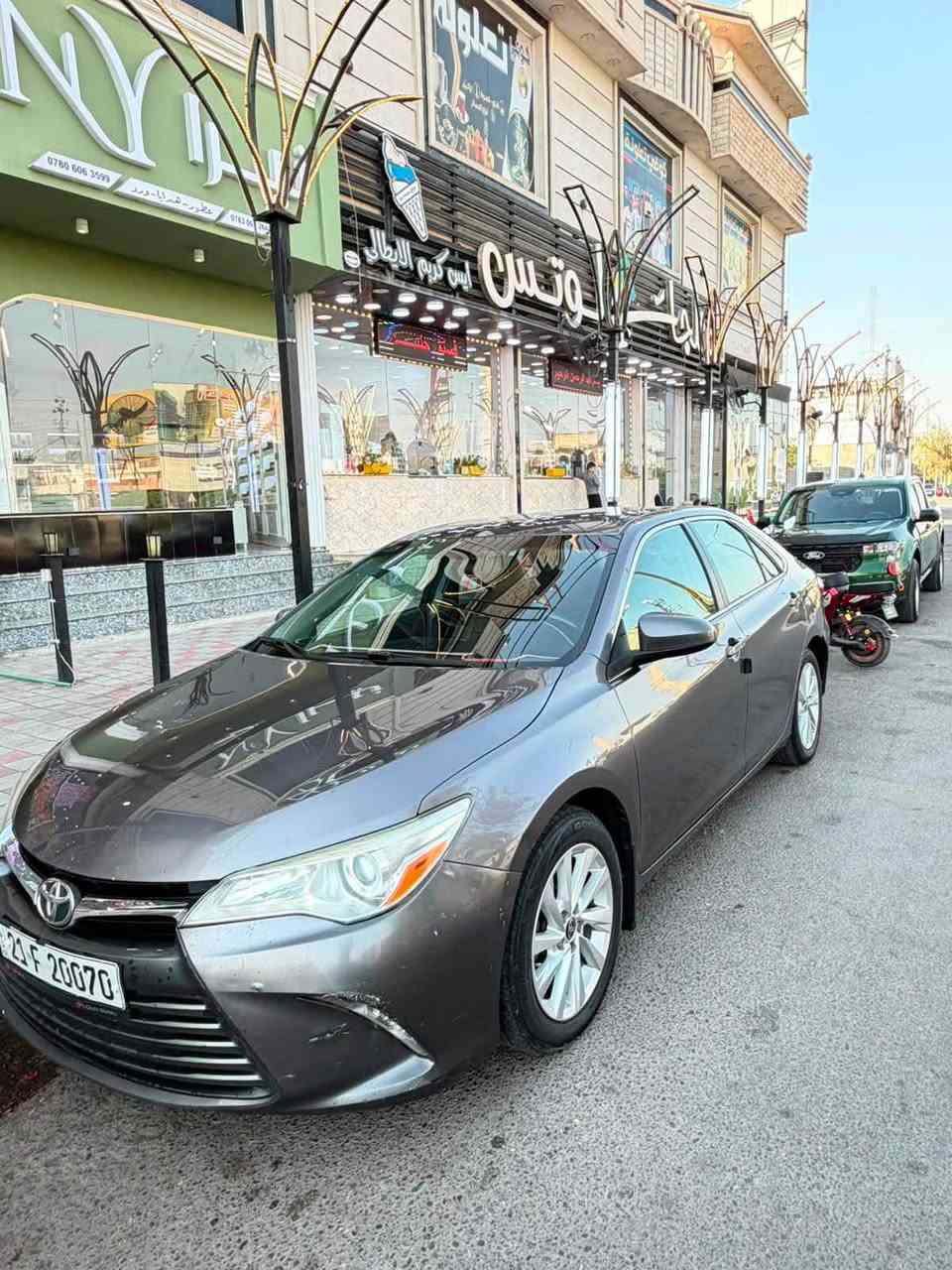السلا عليكم للبيع كامري 
موديل 2017 أمريكي 
حادثها حاملغ خلفي 
وبابين بخ بدون حادث
بدون لغود وشواصي لسياره نضيفه 
السعر 135 
***********
