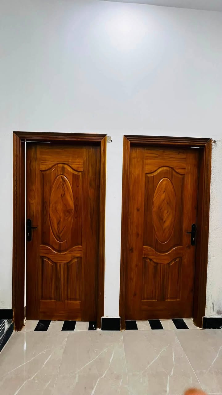 يعلن مكتب عقارت جوهرة حمدان
ثلاث دور سكن🏠
مساحة الدار الواحد 
١٠٥  متر 
…
نوع العقار طابو زراعي عراقي نموذج ٢٥ 
…
الموقع 
البصرة_ابي الخصيب_حمدان 
…
السعر المطلوب
٦٤ مليون وقابل للتفاوض 
…
محتويات البيت 
غرفتين منام/صاله/استقبال/مطبخ/صحيات داخليه وخارجية/منور/طارمه 
…
البناء حديث 
الدار الاول والدار الثاني جاهزات للسكن 
الدار الثالث فقط تشطيب قليل 
على شارع ١٢ متر تبليط مع توفر كافة الخدمات 
…
للاستفسار***********}}***********
