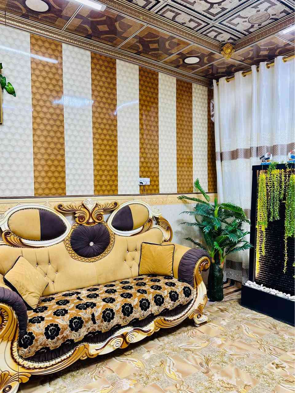 السلام عليكم 

تخم قنفات ملكي خشب ثقيل للبيع الصنع خشب كويتي نضيفات جدا 5 قطع مابيه اي خلل ماخذينهم جديد مليون وميه 
رايدهن 700 وبيهن مجال 
للستفسار على هذه الرقم ***********
العنوان البصرة الامن الداخلي البصرة, العراق
