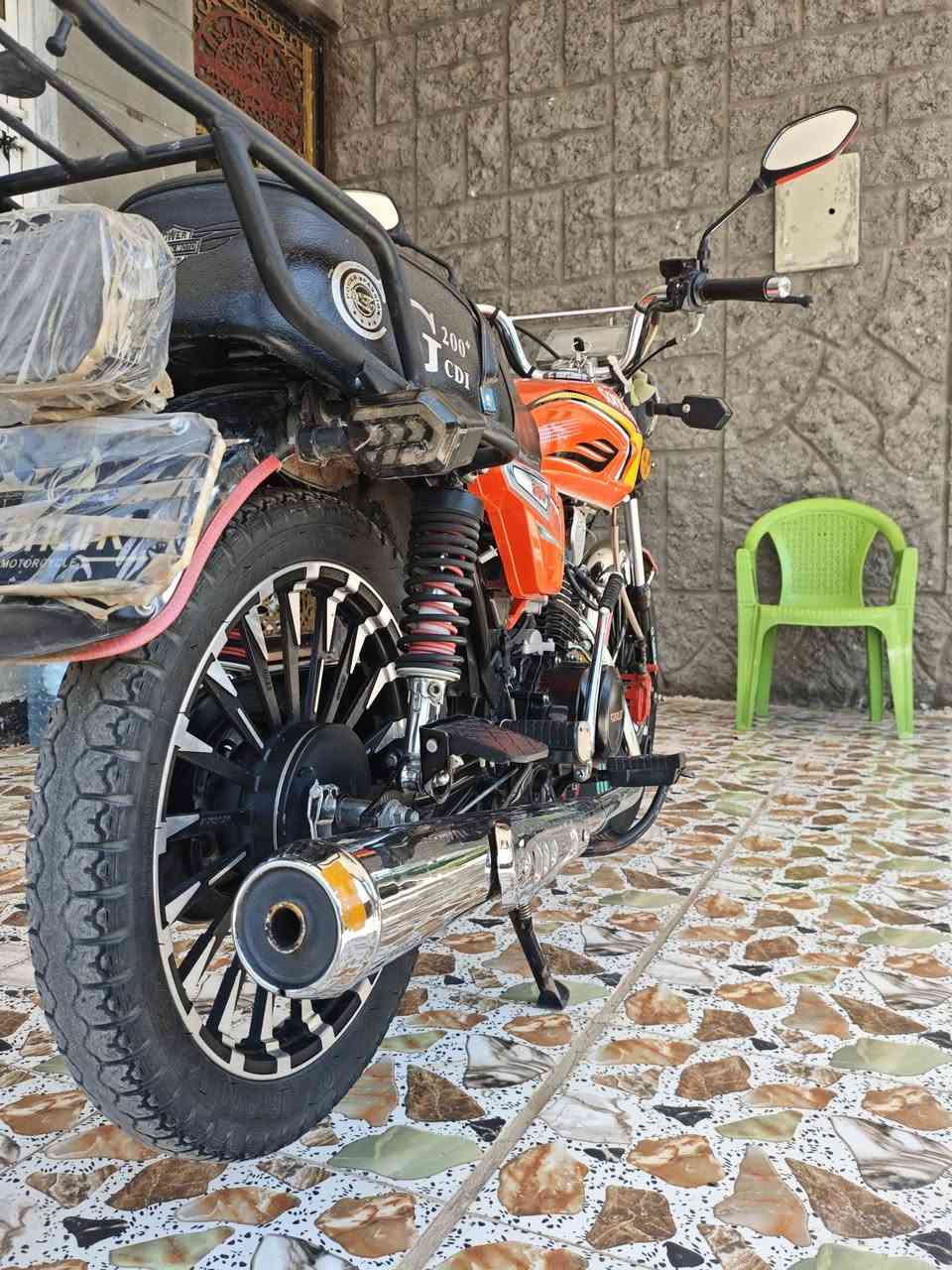 السلام عليكم/ سافان 2025 للبيع مواصفاتها/ ضاغط وزنجيل 200Cc
اوراقها كامله سويجات 2 // بصمه 1 / سلف / هندر /
 شاشه شغاله كله يعد بيها /// كفاله عامه 
   مكاني واسط قضاء الصويره *********** واتساب بي
