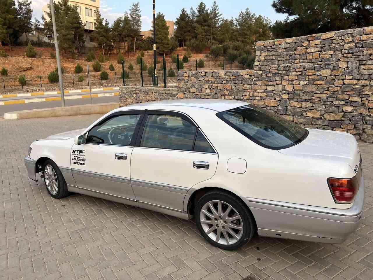 تويوتا كراون • ٢٠٠١ • مكينة ٢.٥