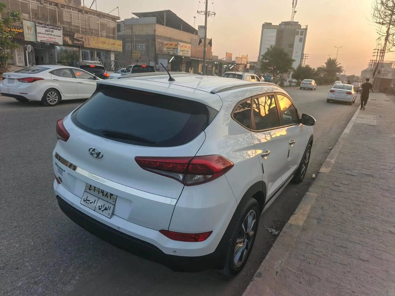 السلام عليكم
توسان للبيع 2018
خليجي مكفولة 
سايد بريك بالرجل
محرك 2000 دوش
كير و محرك ما مفتوح بشرط
حدادية تبريد مكفولات  
ماشية  105 الف حقيقي 
مواصفات السيارة /
1 - تحكم استيرن
2-مري شفط
3- شاشه كبيرة
4- لد نهاري 
5- ترحيب عند الاقتراب 
6- 3 انضمه قيادة
8- تبريد قطعتين 
9- حساس  خلفي 
10- كاميرا خلفي 
السعر 175 وبيه مجال
مكان السيارة النجف الاشرف
اتصال على الرقم***********
