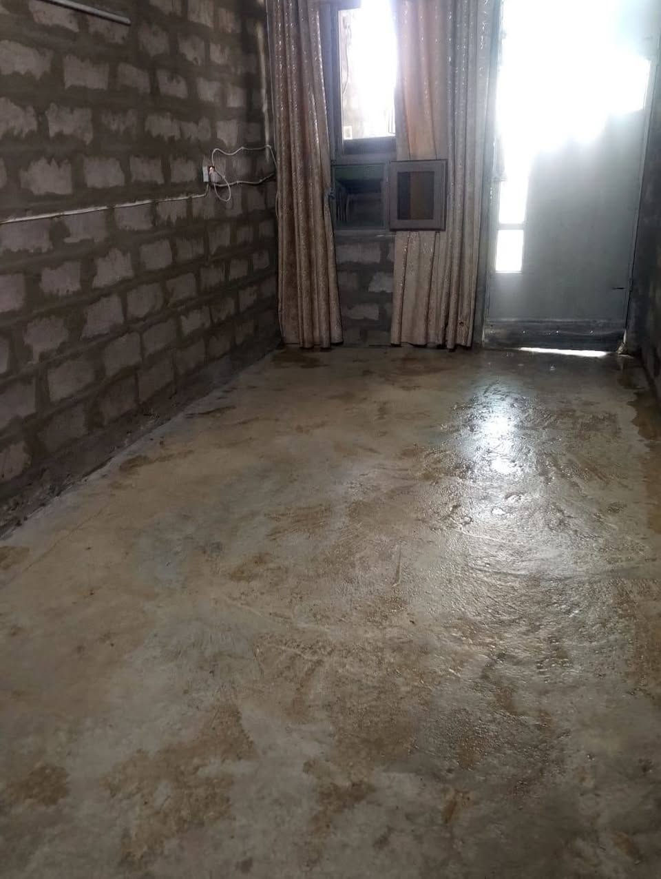 السلام عليكم
بيت للبيع 

مساحه 100 متر باص

البيت بي مجاري صبه ارضيه رقم واحد يعني مو مال كاشي

ابواب وشبابيك خارجيه 

سند زراعي ابيض حق التصرف قرار 25 بي وصل بلديه 

القوسيات شارع تلكيف قبل معمل البيبسي 

بي ماي وكهرباء بيت ينسكن بي 

قريب ع شارع تلكيف تقريبأ 300 متر 

السعر 30 بي مجال 

هاتف *********** بي واتساب
