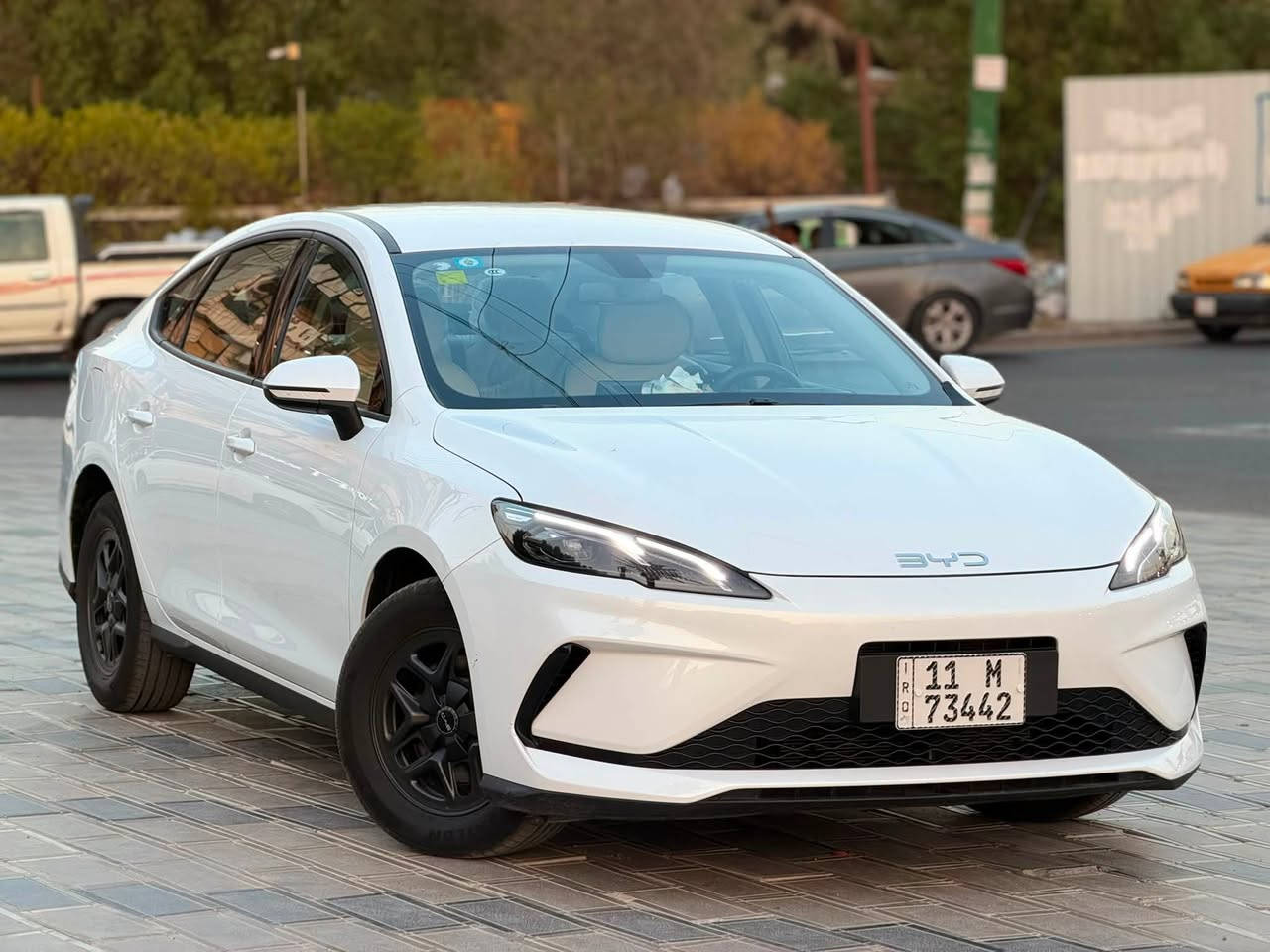 السلام عليكم 
بي واي دي BYD 2025 مرقم بغداد 

المشي الكلي 16 الف كيلو

داخل ابيض / شاشه محدثه / ويل اسود

مكفوله من الشخط والبارد 

تفاصيل اكثر هذا رقمي *********** تحياتي

مكاني بغداد حي الجامعه
