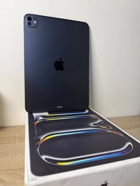 ايباد m4 • بطارية ٨٦٪ • كارتونه